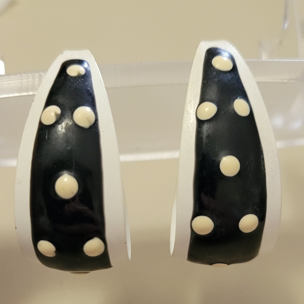 Vintage Enamel Half Hoop Black and White Polka Dot Stud Earrings Mod 80s Style